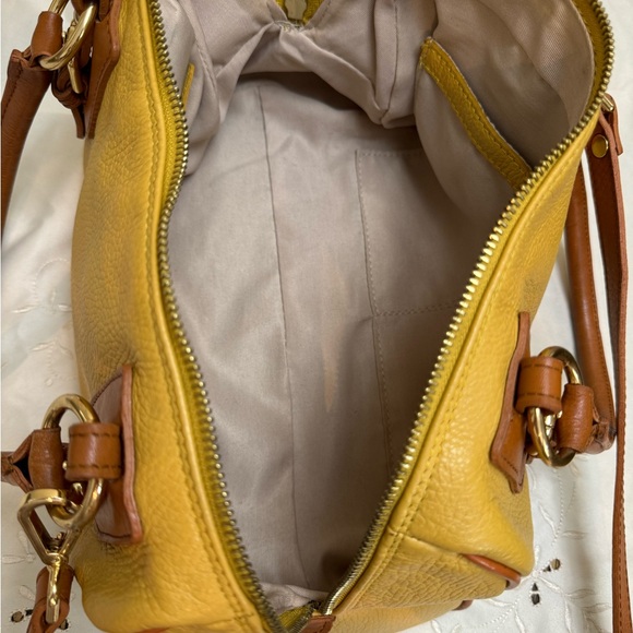 Valentina Yellow Leather Handbag with Crossbody Strap - Picture 5 of 5